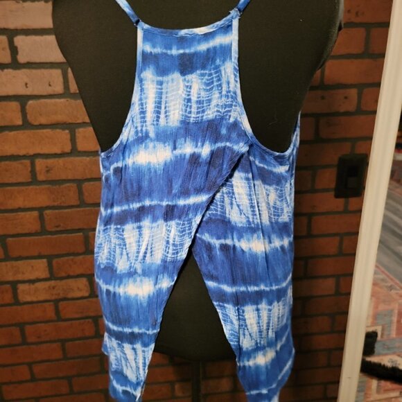 No Boundaries Tie Dye Tank Top with Adjustable straps and cross-over back. - Picture 2 of 6